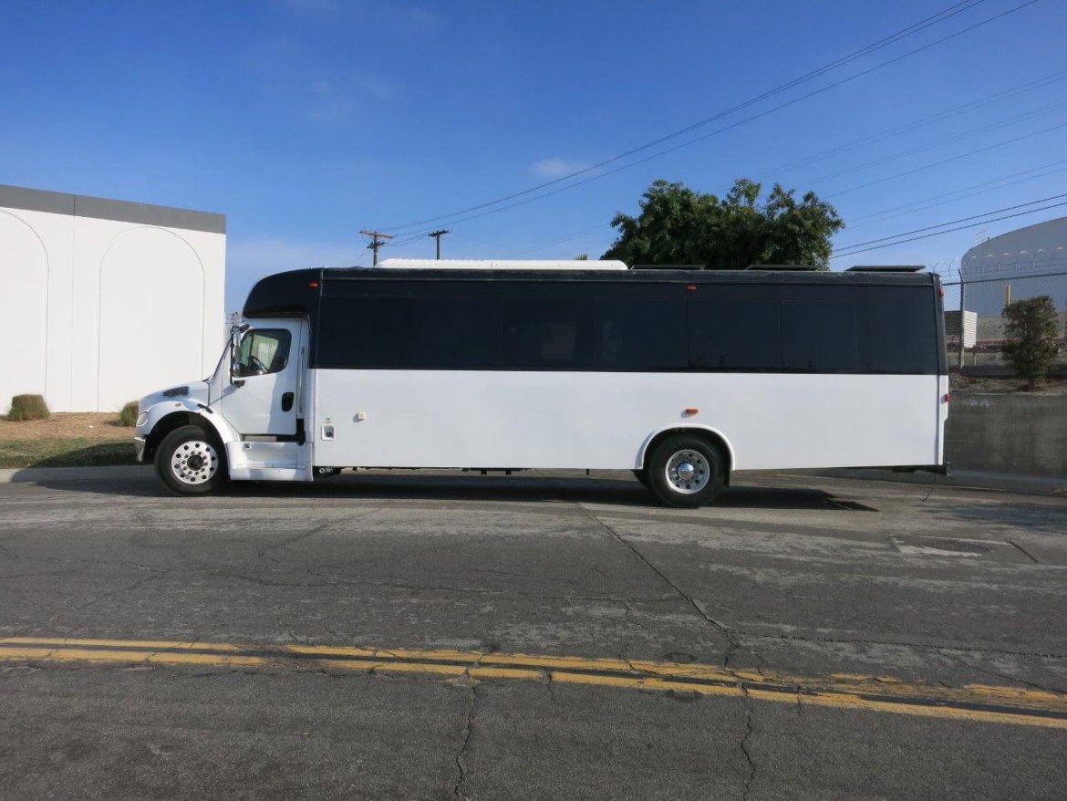 Used 2014 Freightliner M2 106 RV Bus For Sale