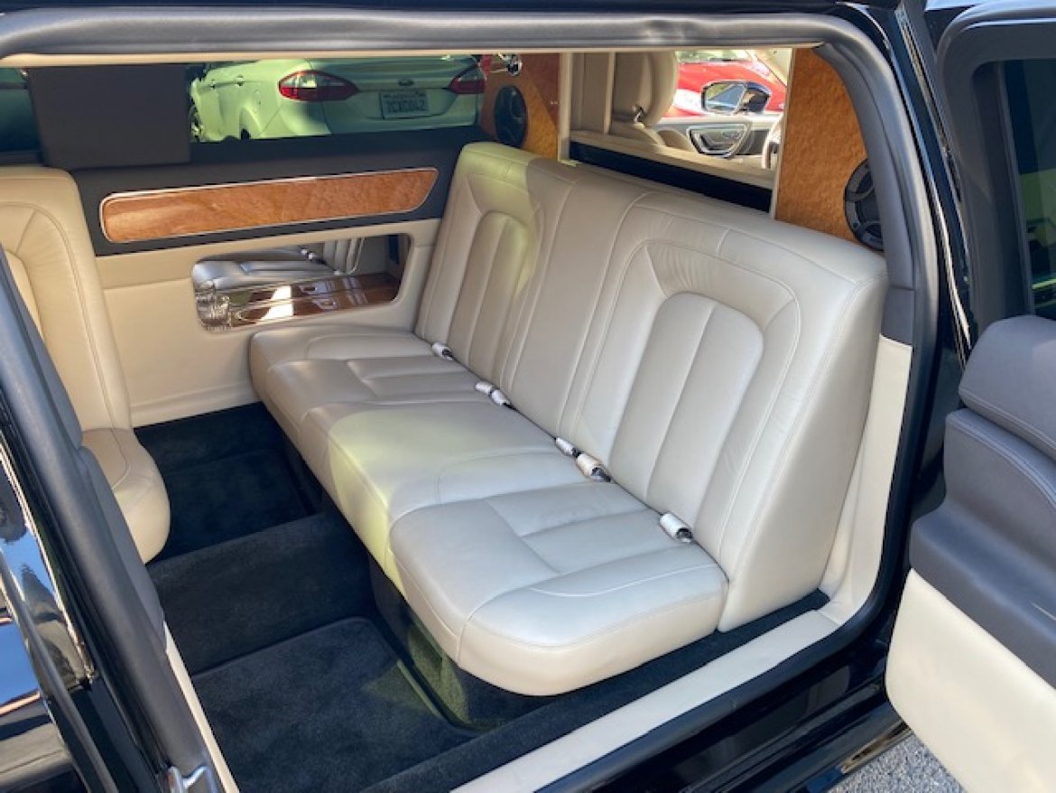 Used 2018 Lincoln Continental 100 inch 5th Door Limousine QC Armor by Quality Coachworks For Sale