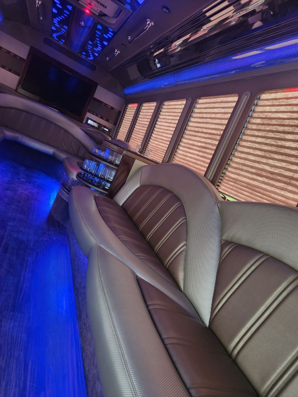 Used 2011 Ford E450 Limo Bus