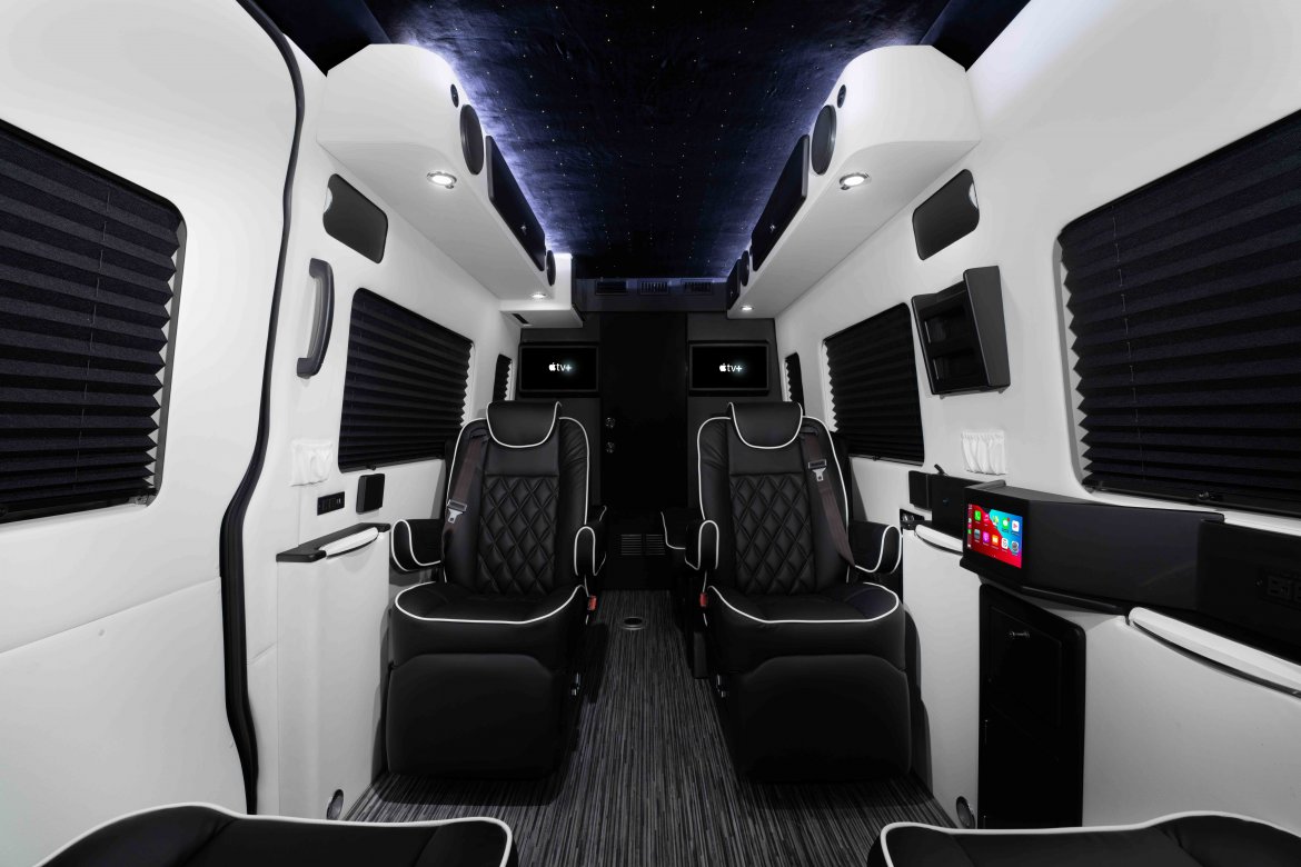 New2023 Mercedes-Benz Supreme Sprinter by LCW Automotive