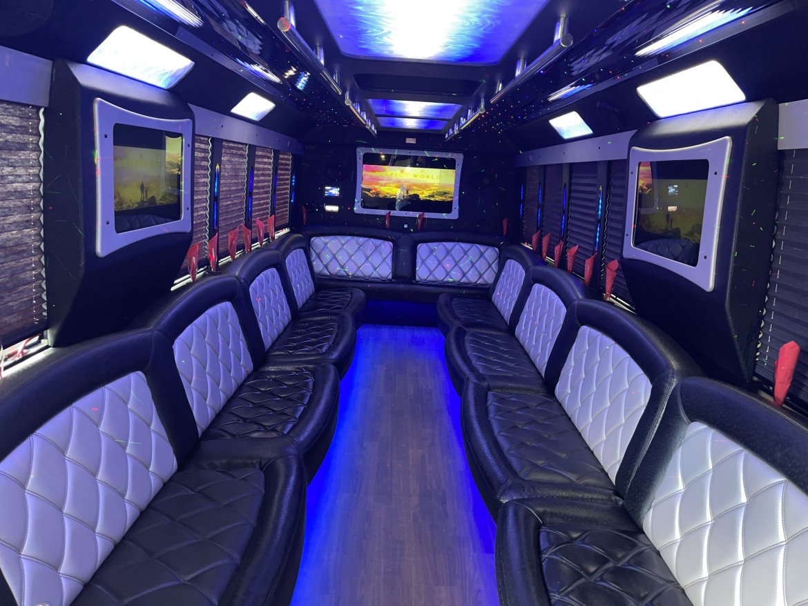 Used 2014 Ford F550 Limo Bus For Sale