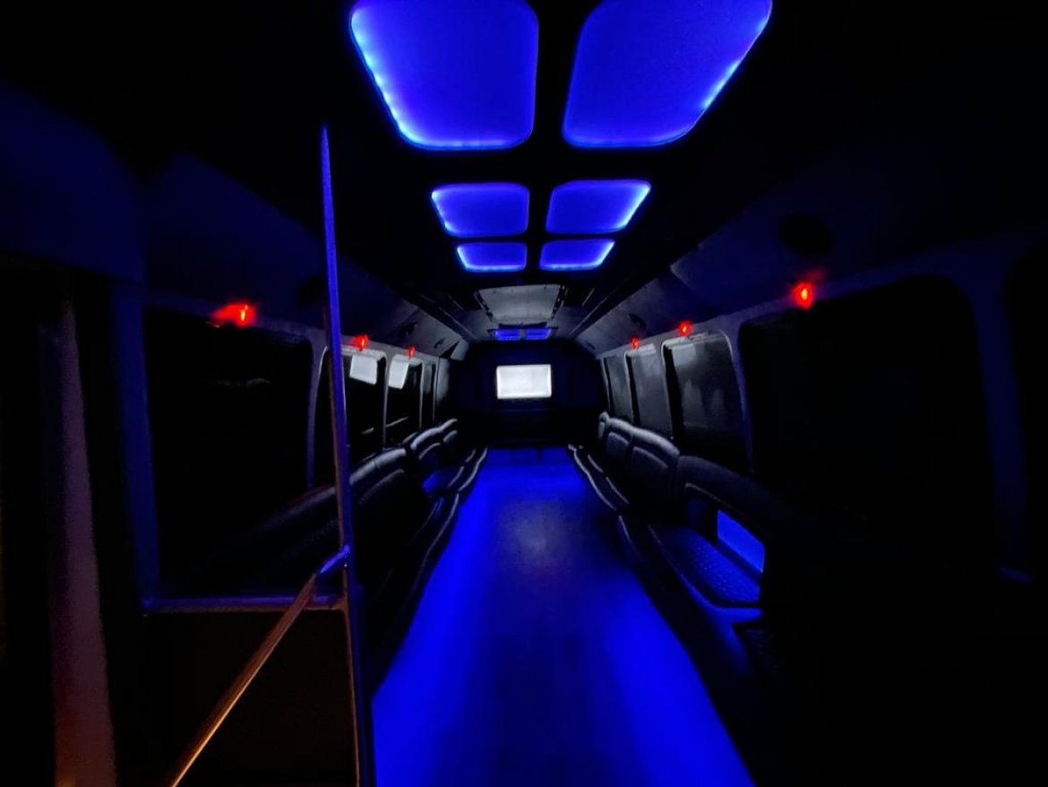 2014 Used Ford F550 Limo Bus For Sale