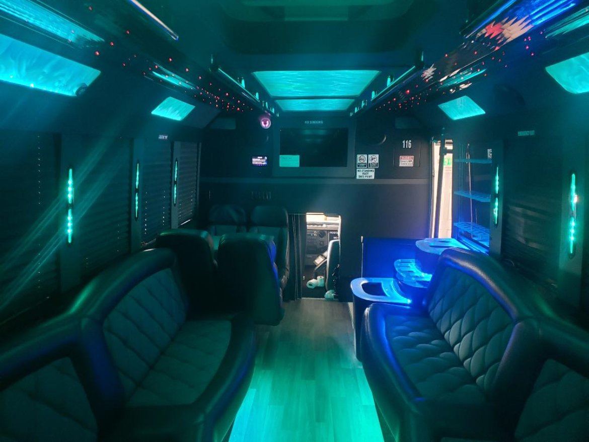 Used 2013 Ford F550 Limo Bus