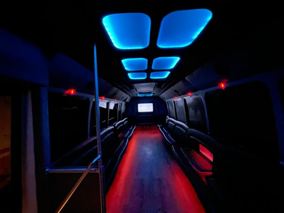 2014 Used Ford F550 Limo Bus For Sale