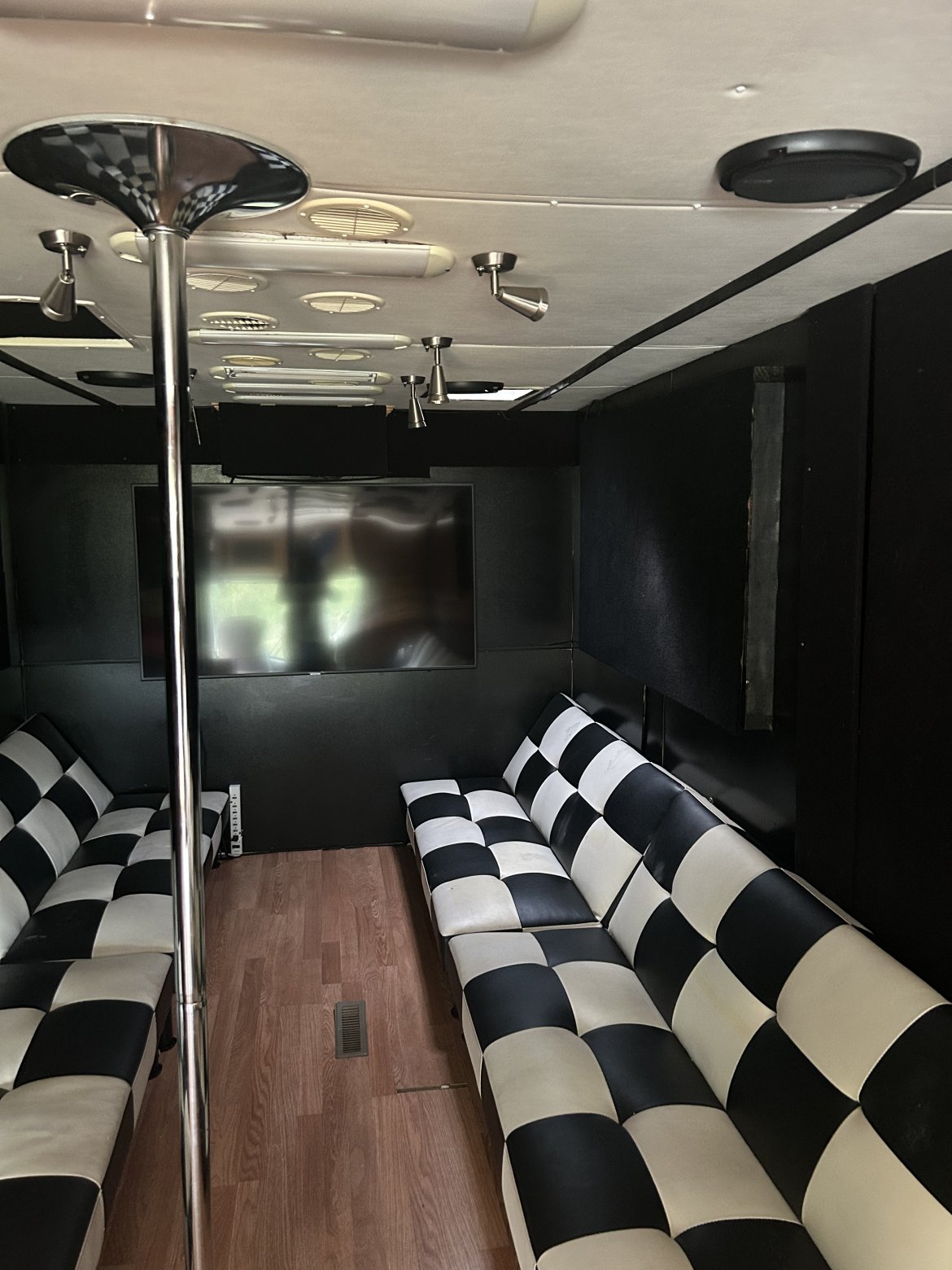 Used 2007 Ford Baystar Limo Party Bus by Newmar