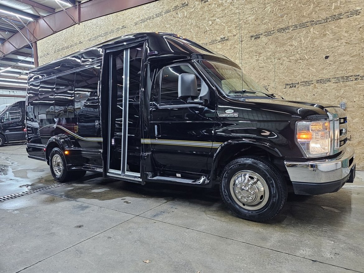 Used 2012 Ford E350 14 Passenger Limo Bus