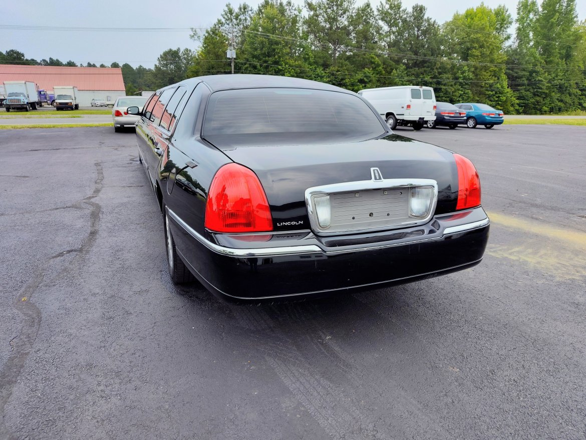 Used 2011 Lincoln Town Car Executive