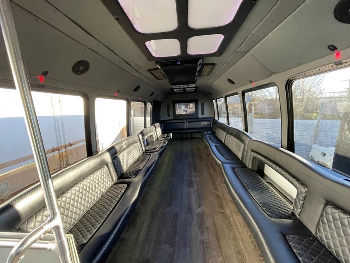 2014 Used Ford F550 Limo Bus For Sale