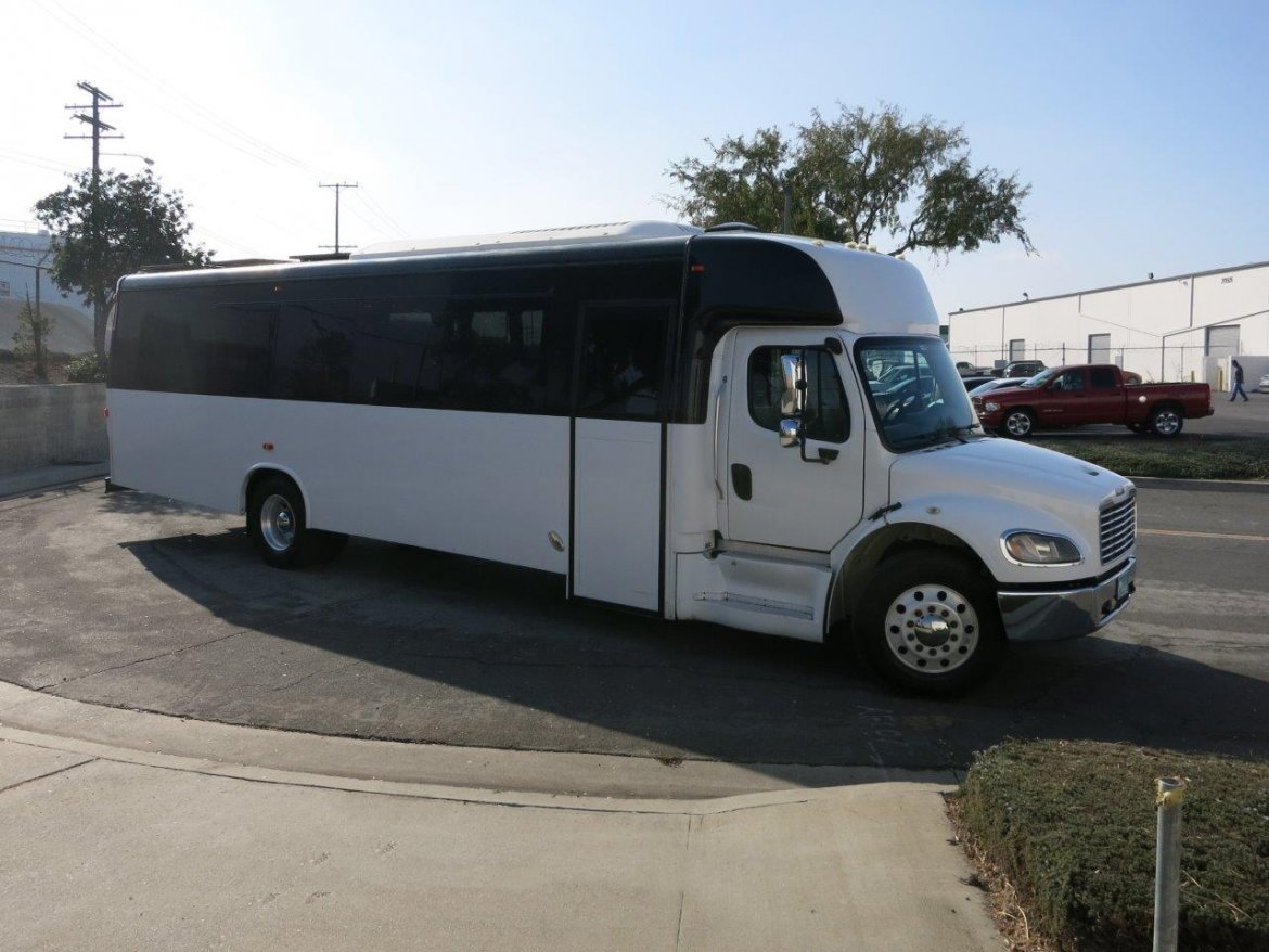 Used 2014 Freightliner M2 106 RV Bus For Sale