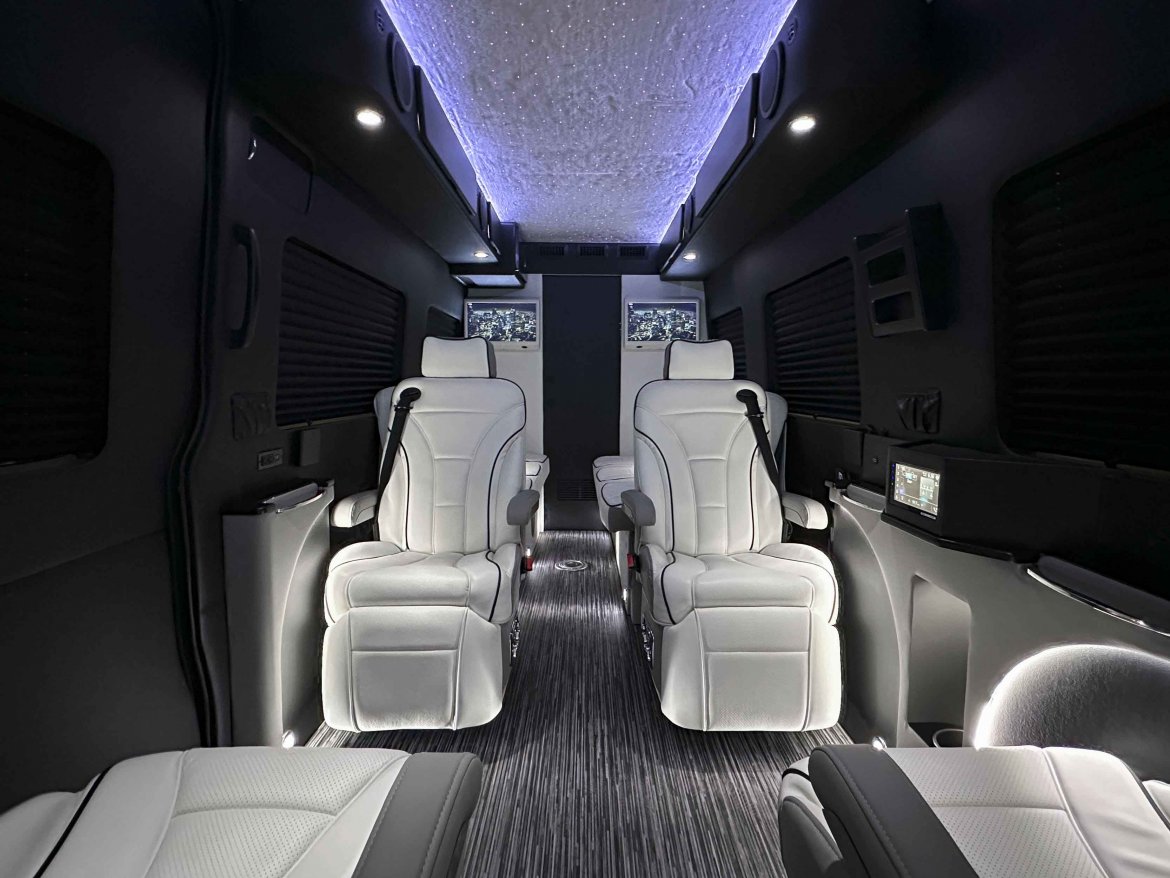 New Mercedes-Benz Supreme Sprinter 23-027