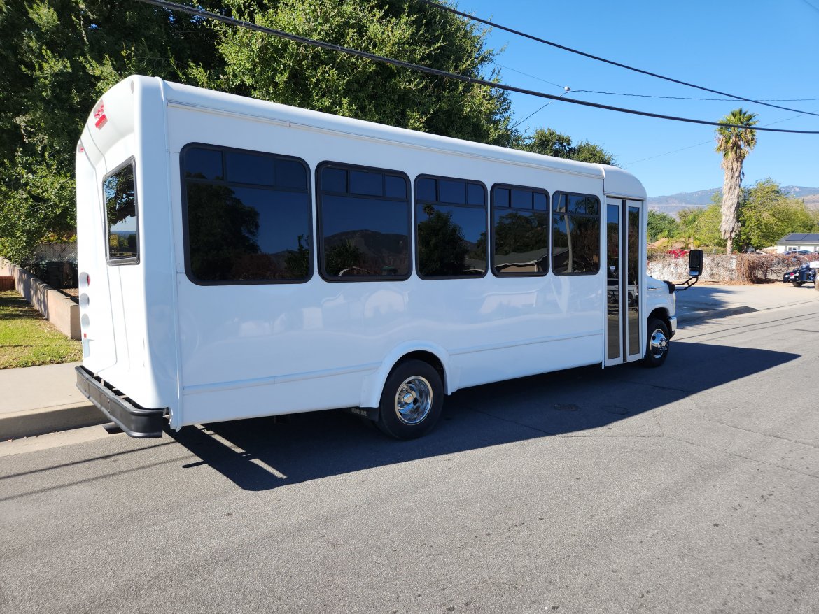 Used 2015 Ford E450 Limo Bus For Sale