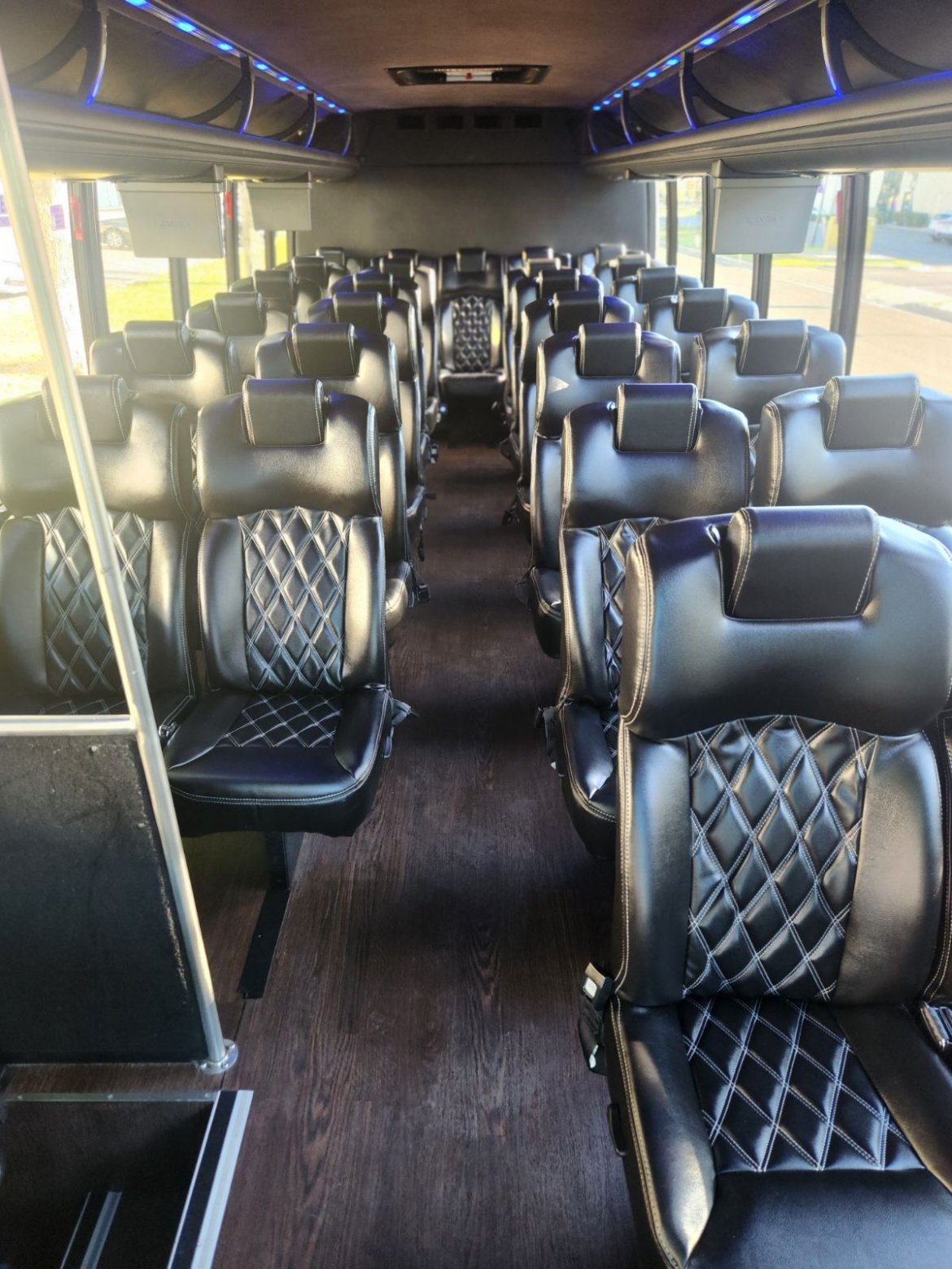 Used 2015 Ford F550 Shuttle Bus