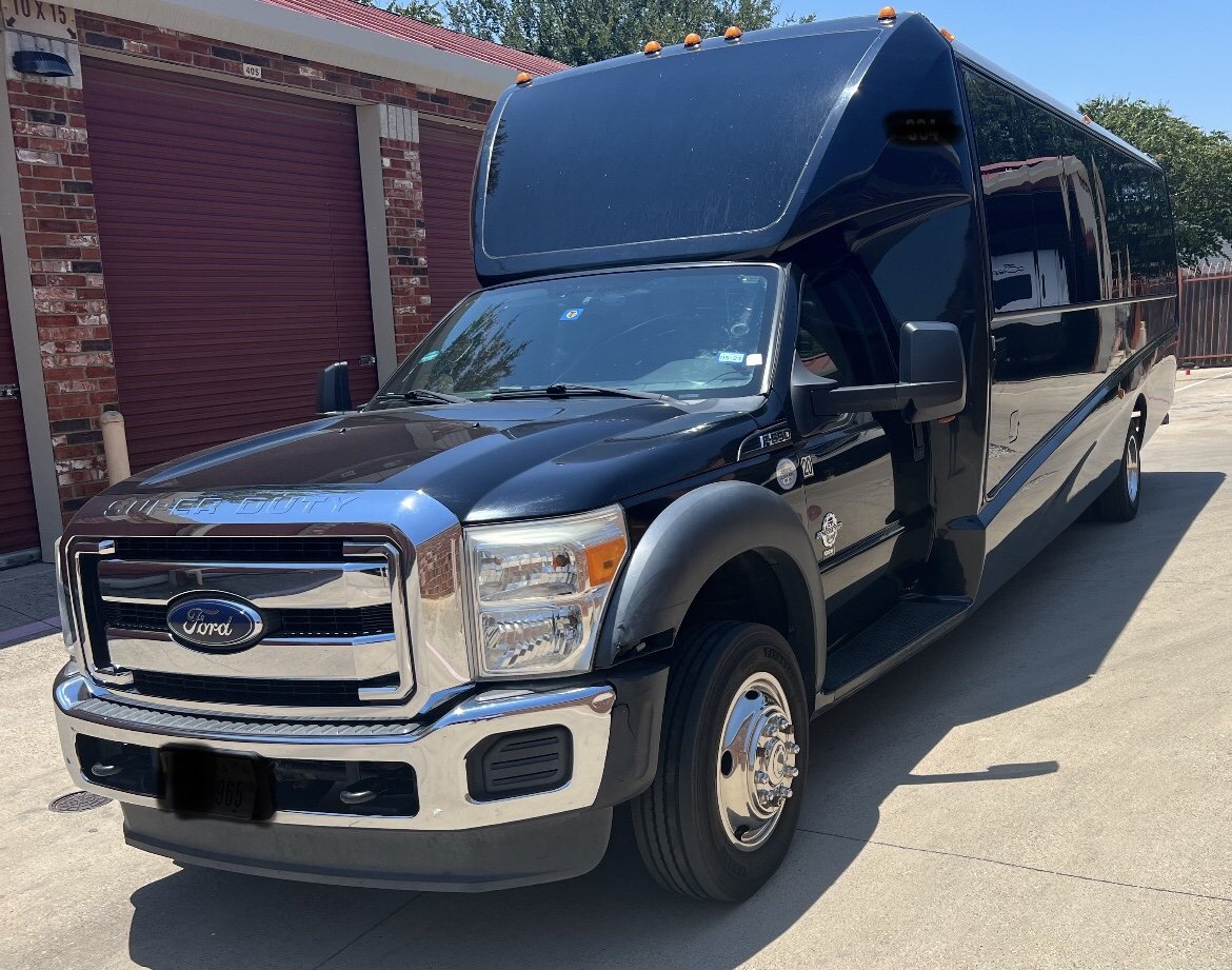 Used 2016 Ford F550 Executive shuttle for sale by Grech