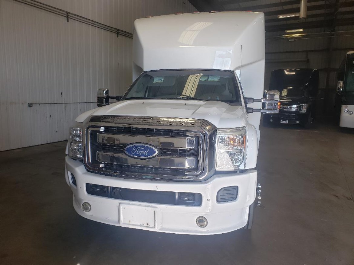 Used 2013 Ford F550 Limo Bus