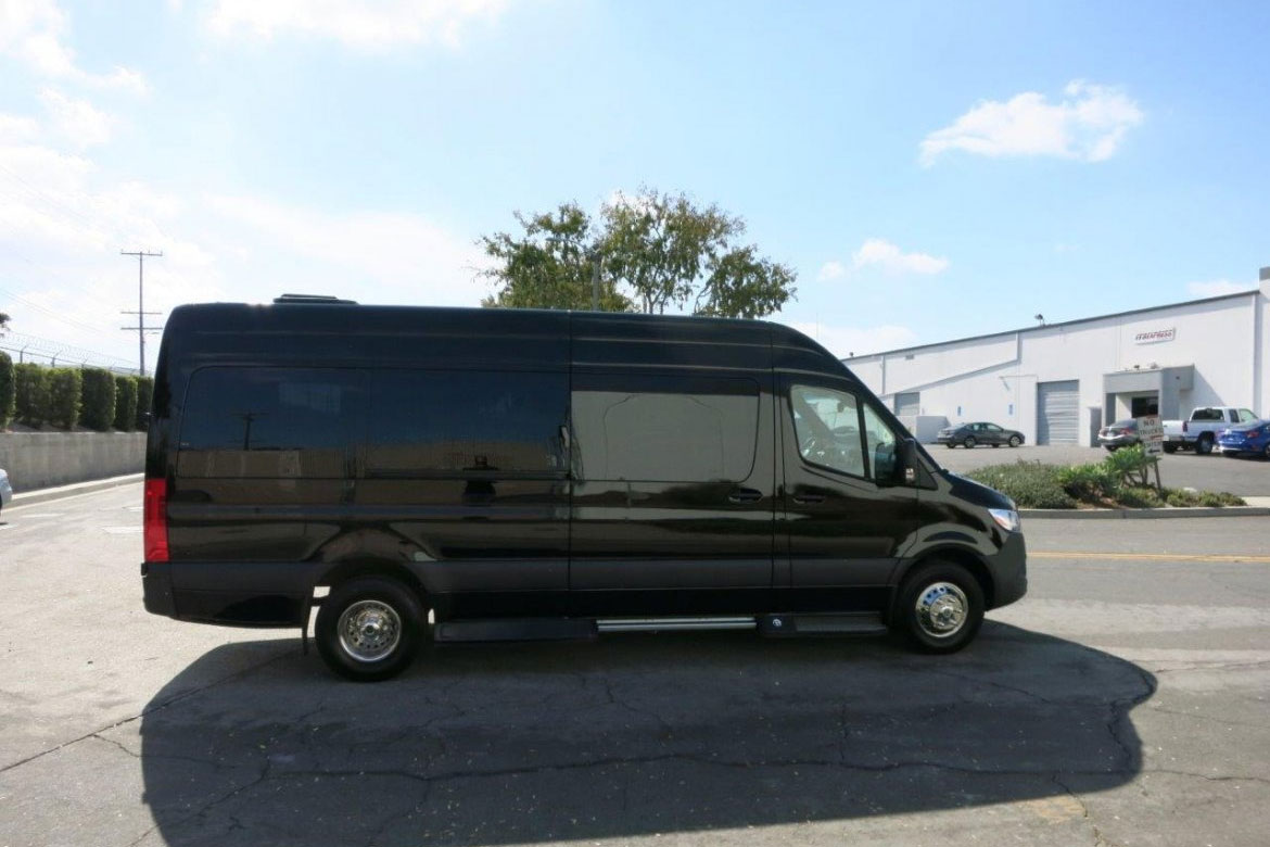 New 2023 Mercedes-Benz Sprinter 3500 170 HT limousine Sprinter For Sale