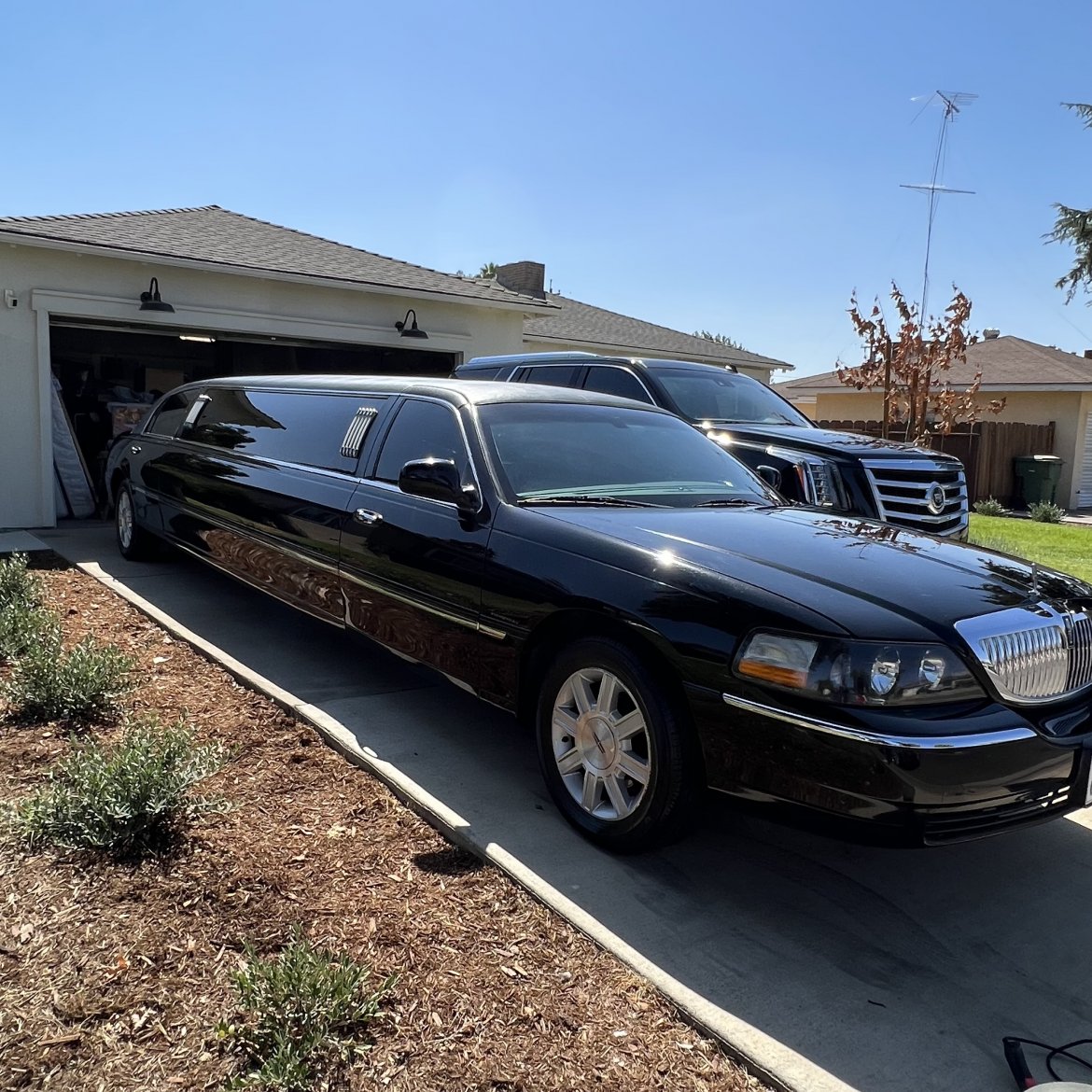 Used 2008 Lincoln Town Car Sedan Stretch Limo by Krystal