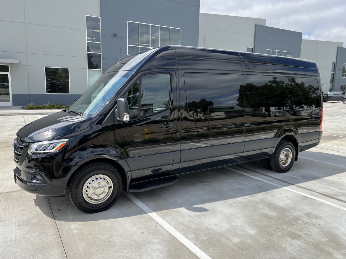 New 2023 Platinum Big Toys Mercedes-Benz 14 Passenger Limo Sprinter For Sale